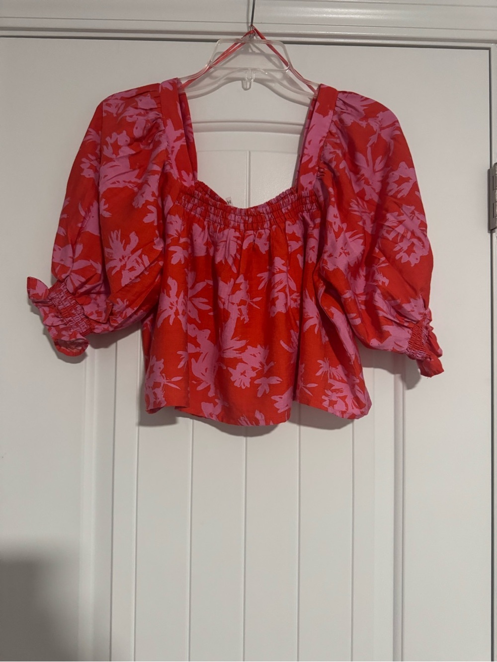 Square-Neck Puff Sleeve Floral Blouse in Coral Pink - Picture 2 of 5